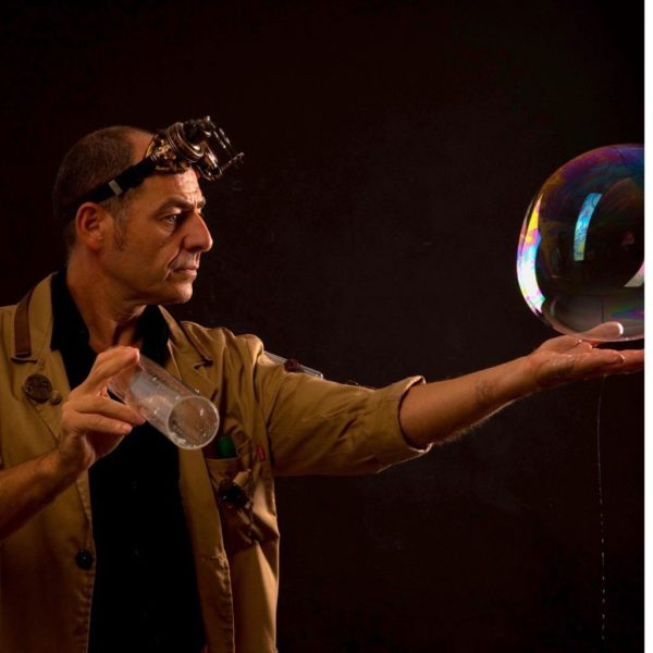 ESPECTACLE FAMILIAR: EL PROFESSOR BROMERA